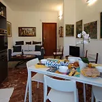 Daire Casa Le Fontane By World